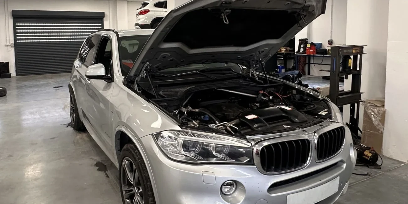 Bmw x5 otwarta klapa