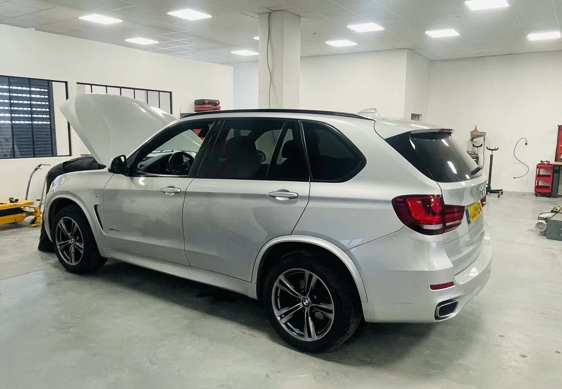 BMW X5 z boku